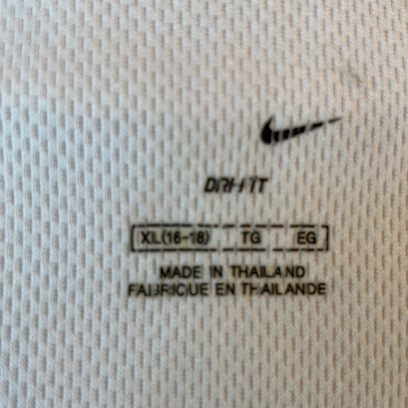 Nike 3 top bundle - Picture 6 of 9
